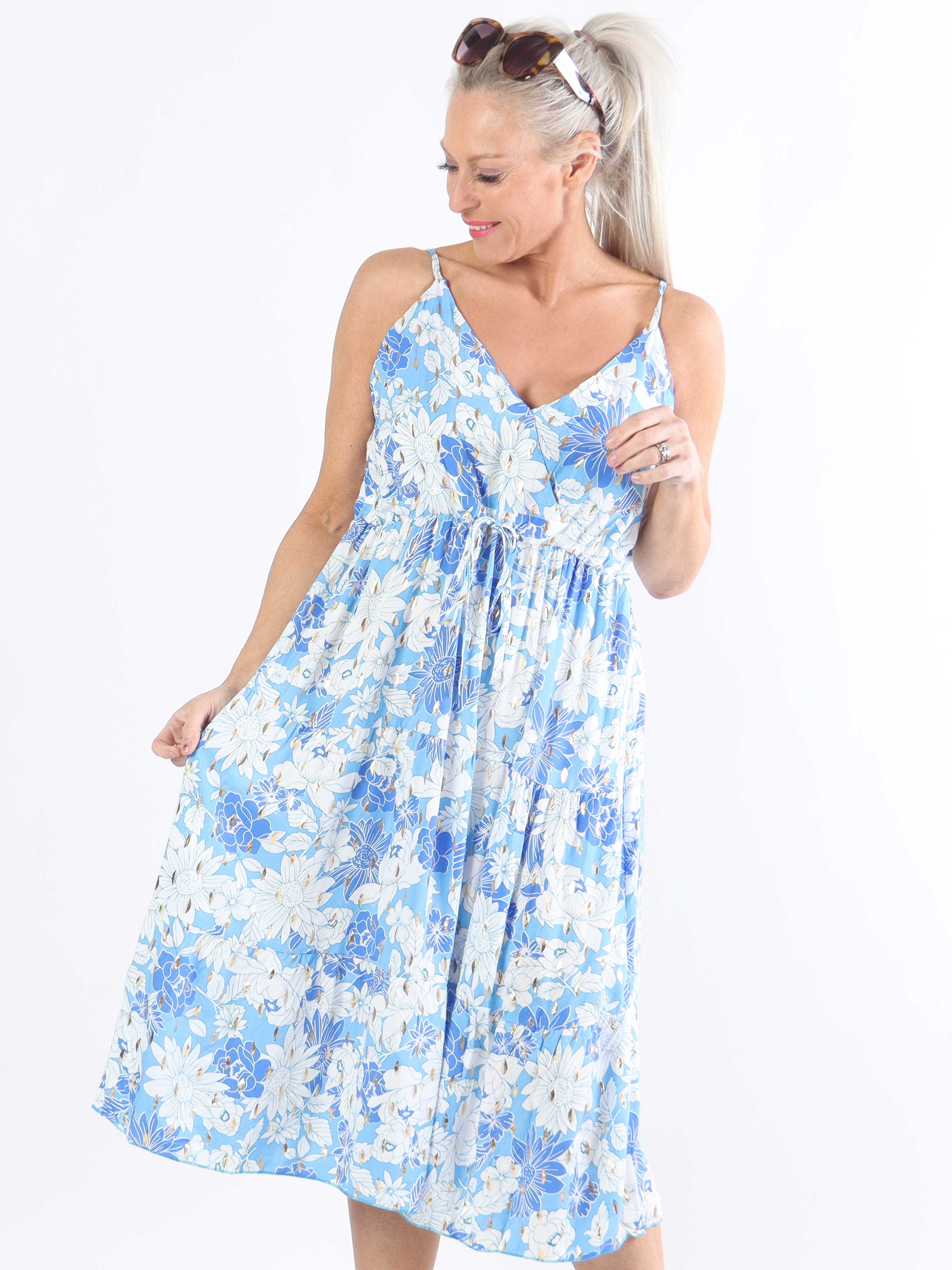 Lucie Flower Short - Plus size viskosbandklänning i blommigt tryck med v-ringning